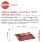 Bandeja-Servir-Quadrada-Com-Tampa-30x30-Branca-em-Policarbonato-Linha-Profissional-Cook-Vemplast-Ambientada-infor